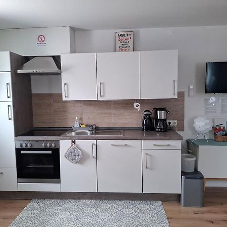 Ferienwohnung Am Blumenberg Бад Мергентхайм Екстериор снимка