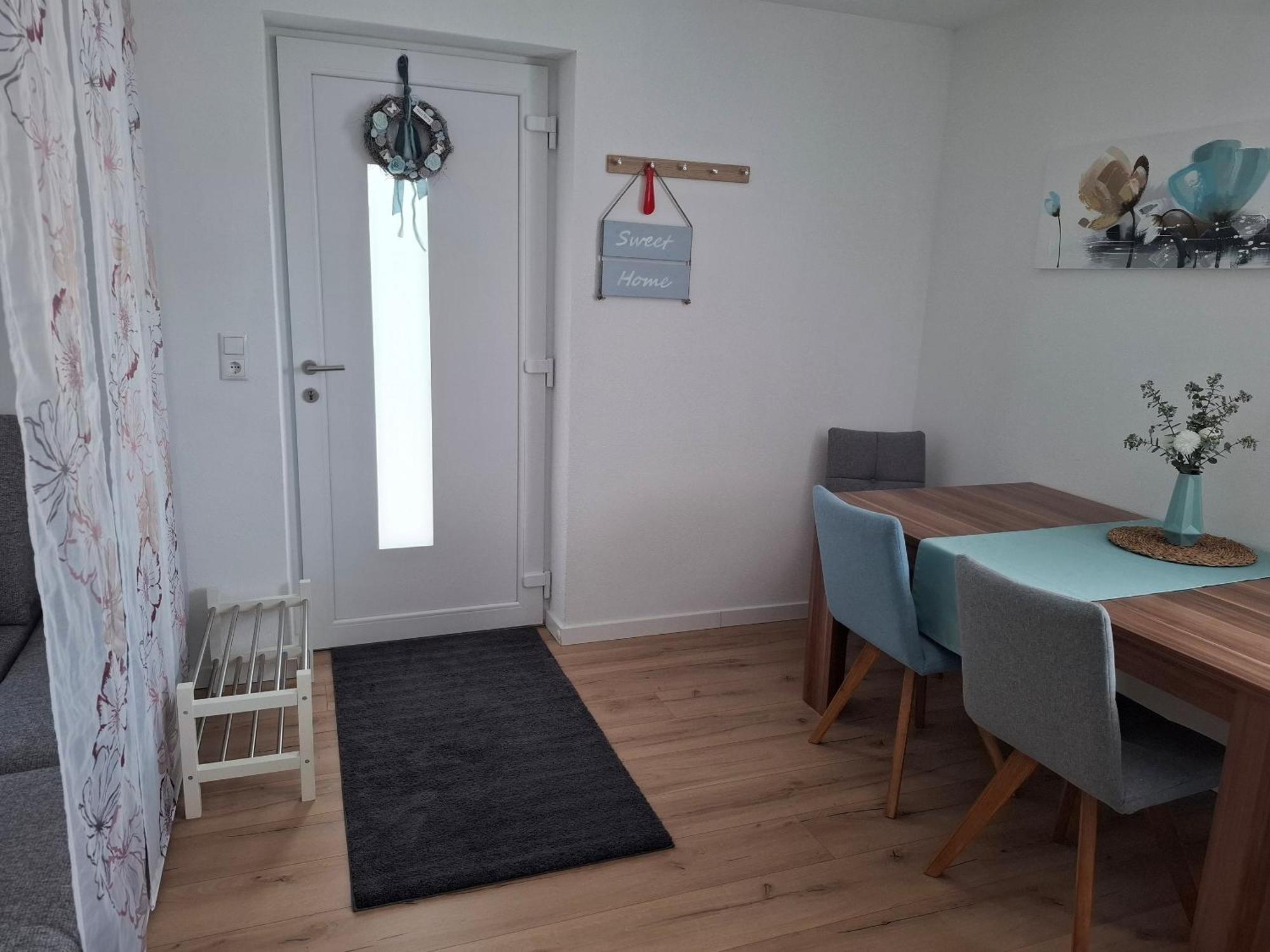 Ferienwohnung Am Blumenberg Бад Мергентхайм Екстериор снимка