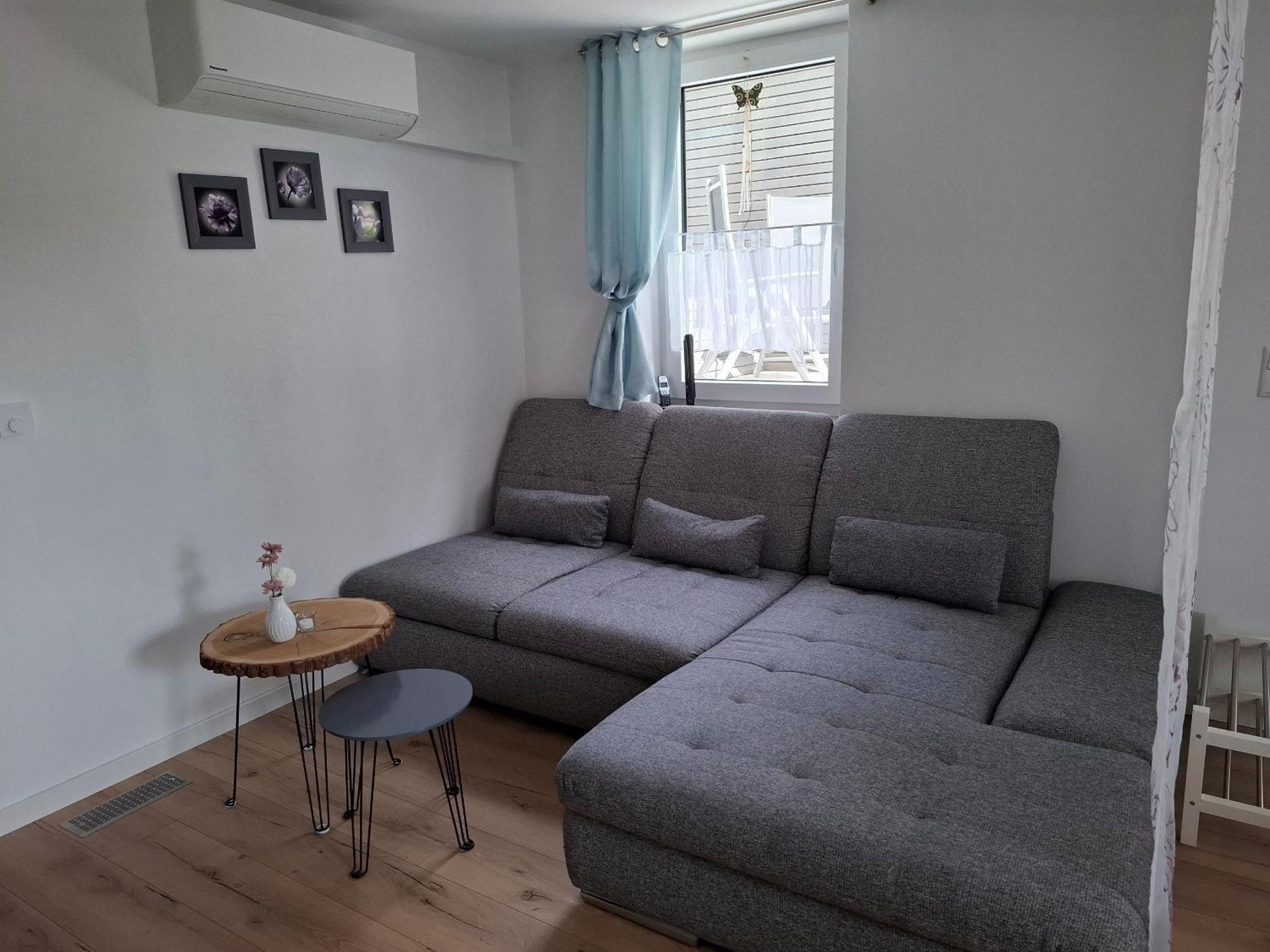 Ferienwohnung Am Blumenberg Бад Мергентхайм Екстериор снимка