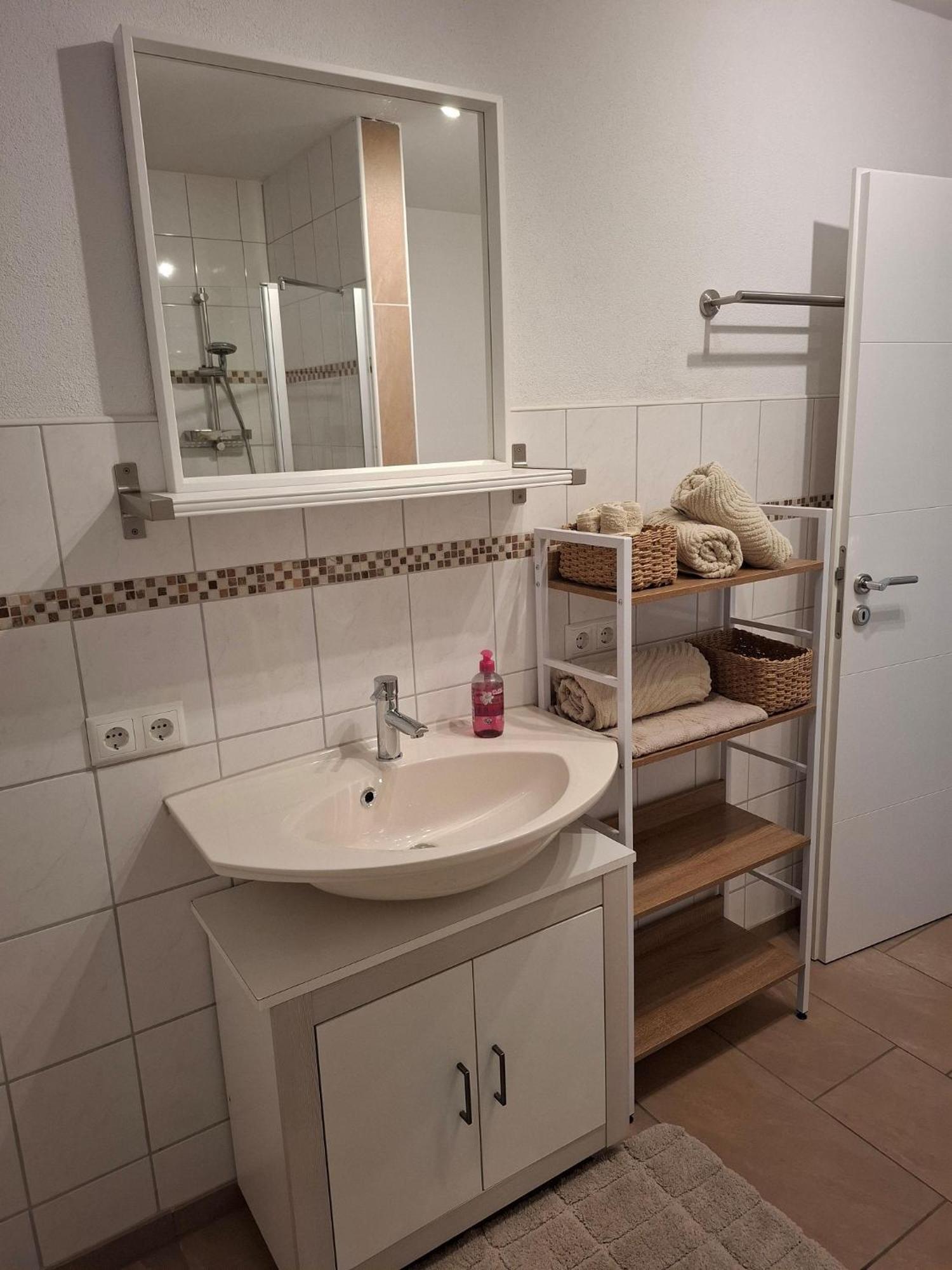 Ferienwohnung Am Blumenberg Бад Мергентхайм Екстериор снимка