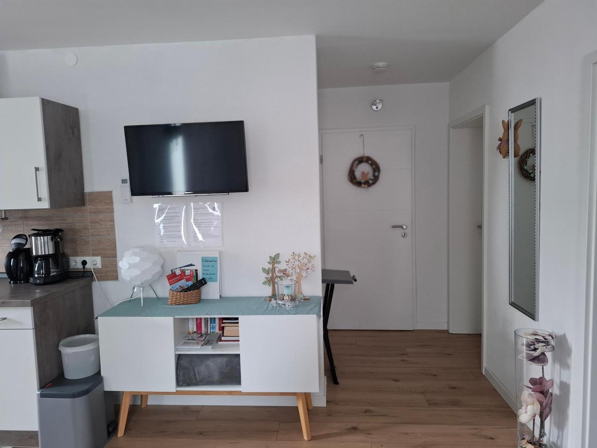 Ferienwohnung Am Blumenberg Бад Мергентхайм Екстериор снимка