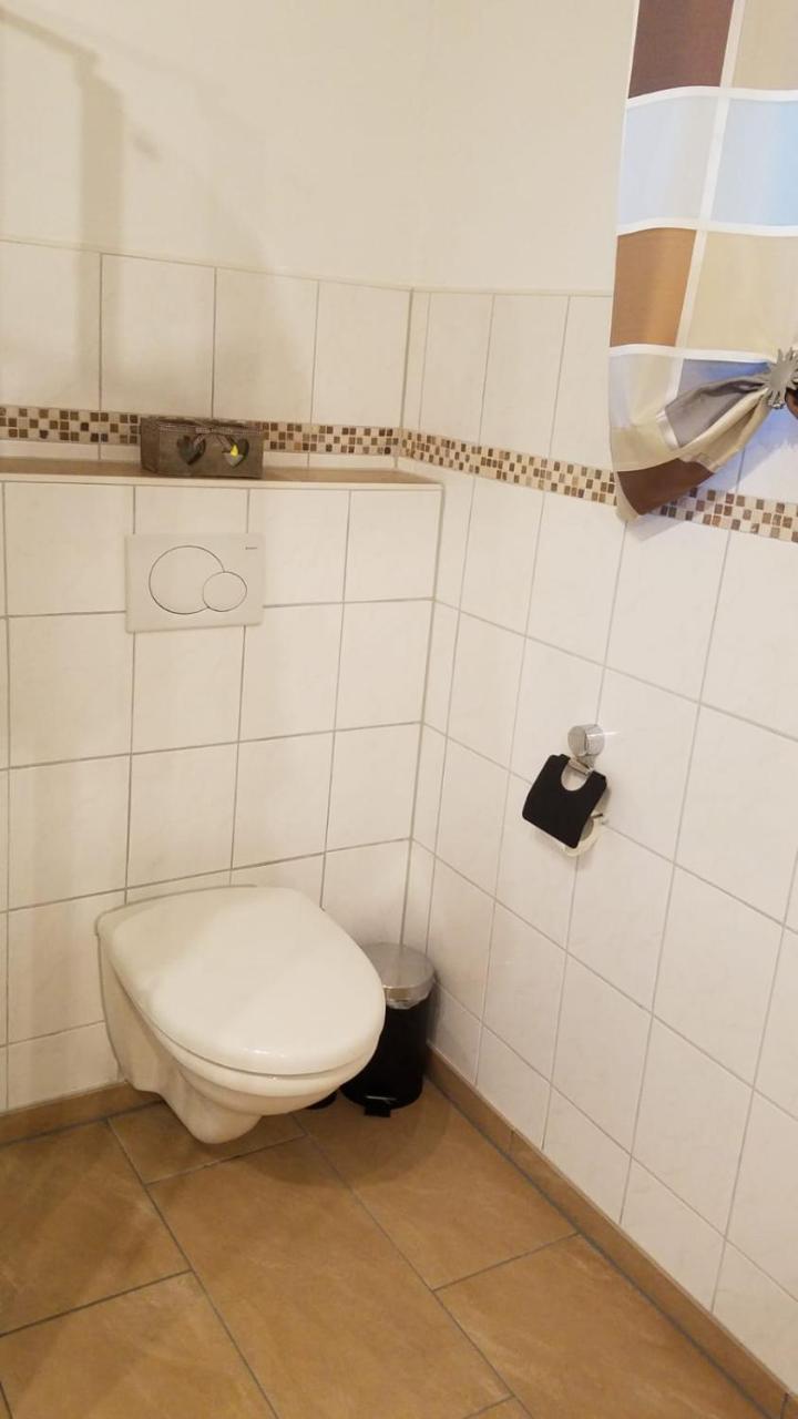 Ferienwohnung Am Blumenberg Бад Мергентхайм Екстериор снимка