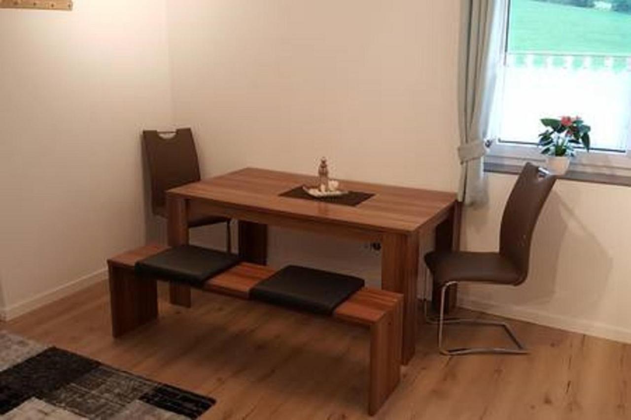 Ferienwohnung Am Blumenberg Бад Мергентхайм Екстериор снимка