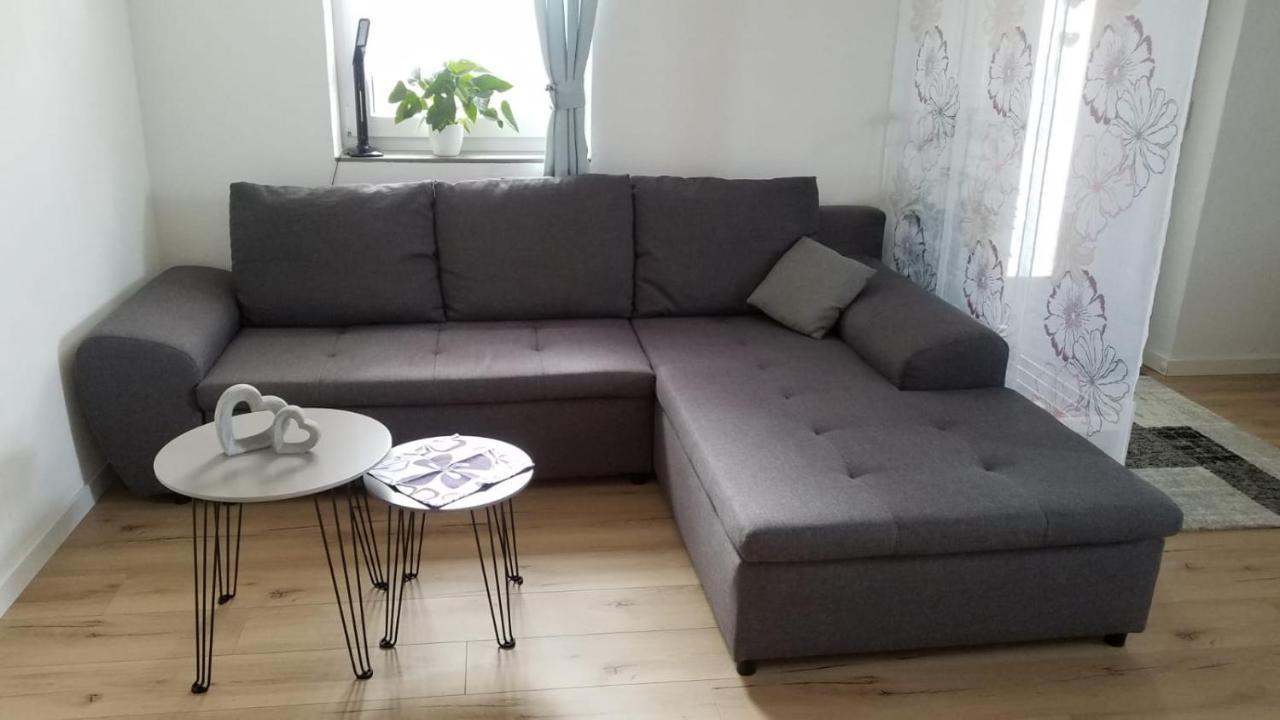 Ferienwohnung Am Blumenberg Бад Мергентхайм Екстериор снимка