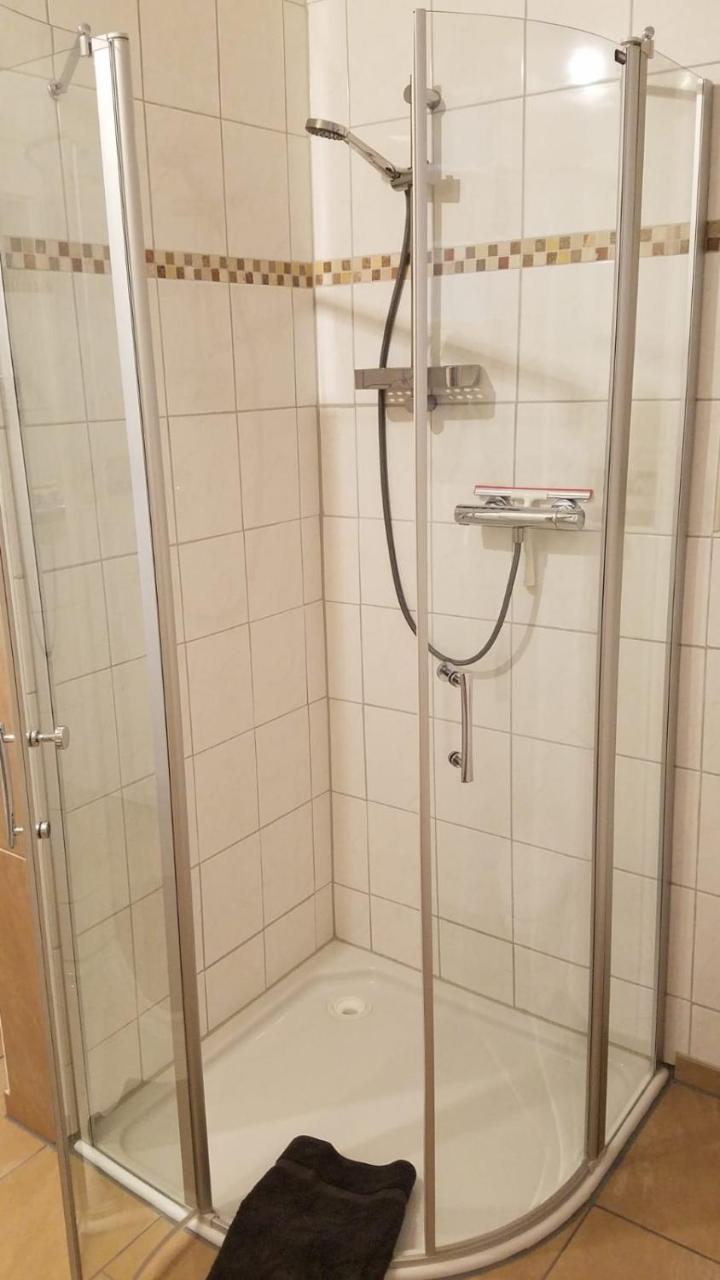 Ferienwohnung Am Blumenberg Бад Мергентхайм Екстериор снимка