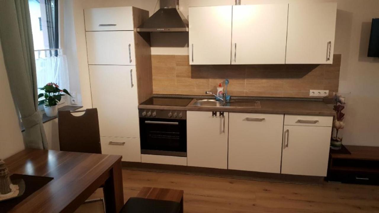 Ferienwohnung Am Blumenberg Бад Мергентхайм Екстериор снимка
